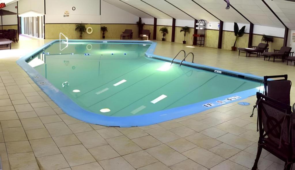 Garden Plaza Hotel Saddle Brook Exterior photo