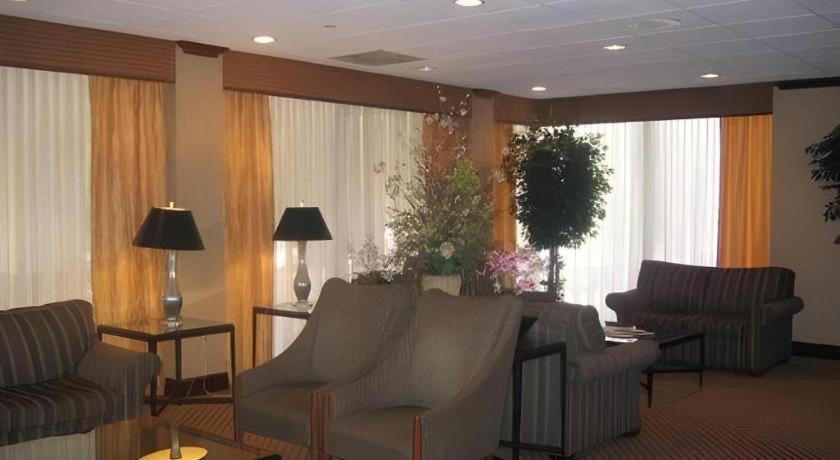 Garden Plaza Hotel Saddle Brook Exterior photo