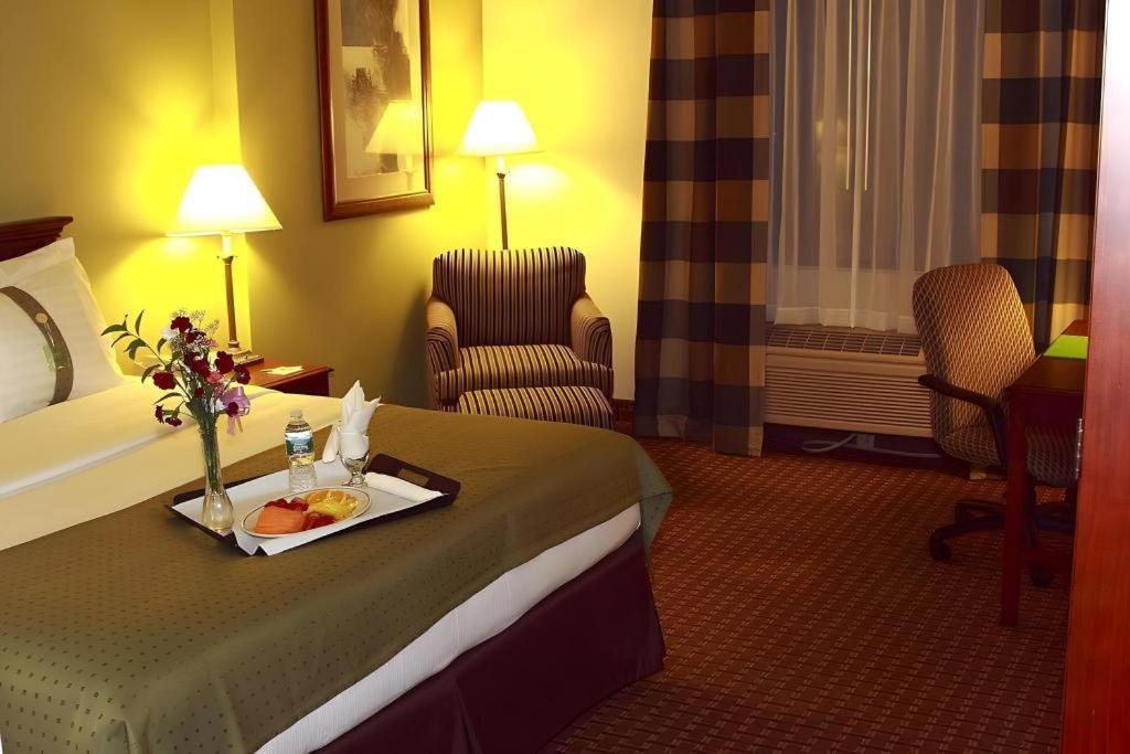 Garden Plaza Hotel Saddle Brook Exterior photo