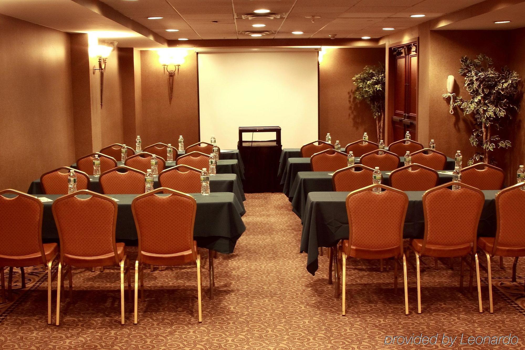 Garden Plaza Hotel Saddle Brook Exterior photo