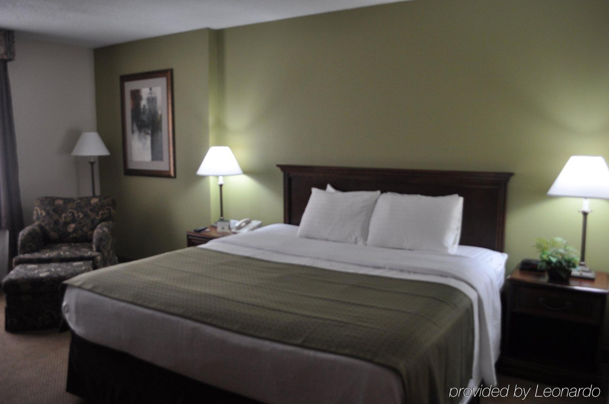 Garden Plaza Hotel Saddle Brook Exterior photo
